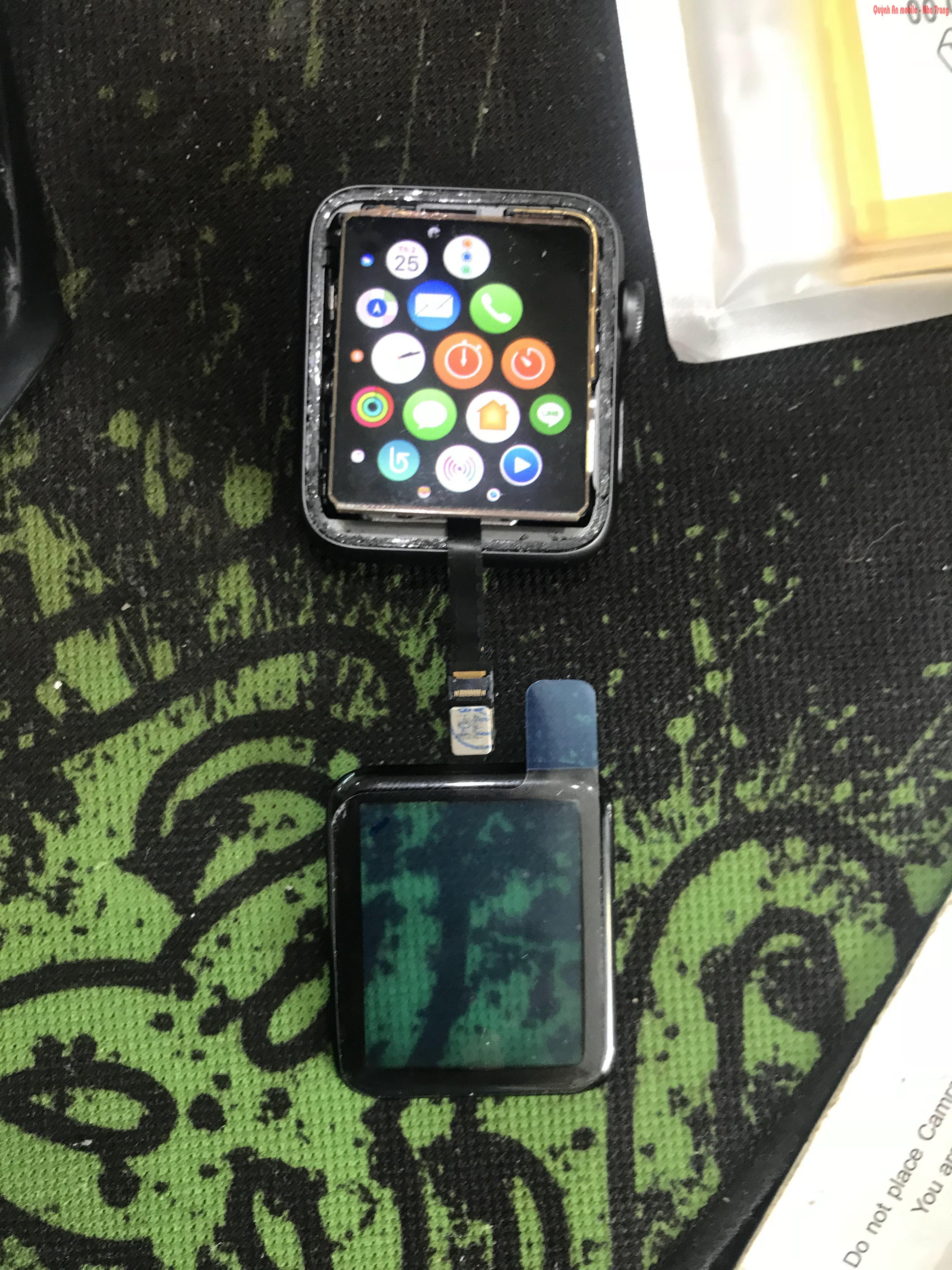 Replace and replace apple watch seri 2/3 screen in Nha Trang call 0907623999 Thay mặt kính cảm ứng apple watch seri 2/3 tại Nha Trang liên hệ 0907623999 Quỳnh An Mobile