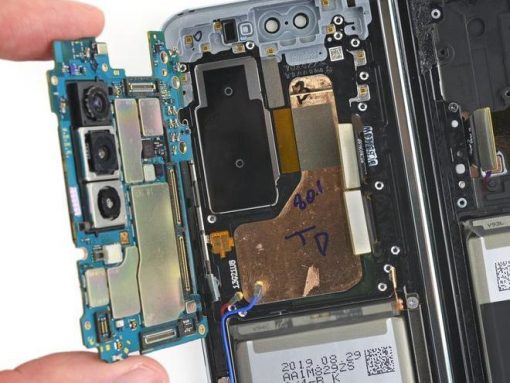 iFixit tiến hành mổ bụng Galaxy Fold để xem Samsung đã sửa nó như thế nào - Ảnh 8.