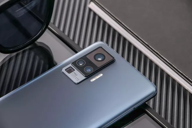 Vivo ra mắt X50 series: Smartphone flagship 5G mỏng nhất thế giới, camera thiết kế chống rung giống gimbal, giá từ 490 USD - Ảnh 1.